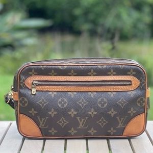 LOUIS VUITTON wristlet